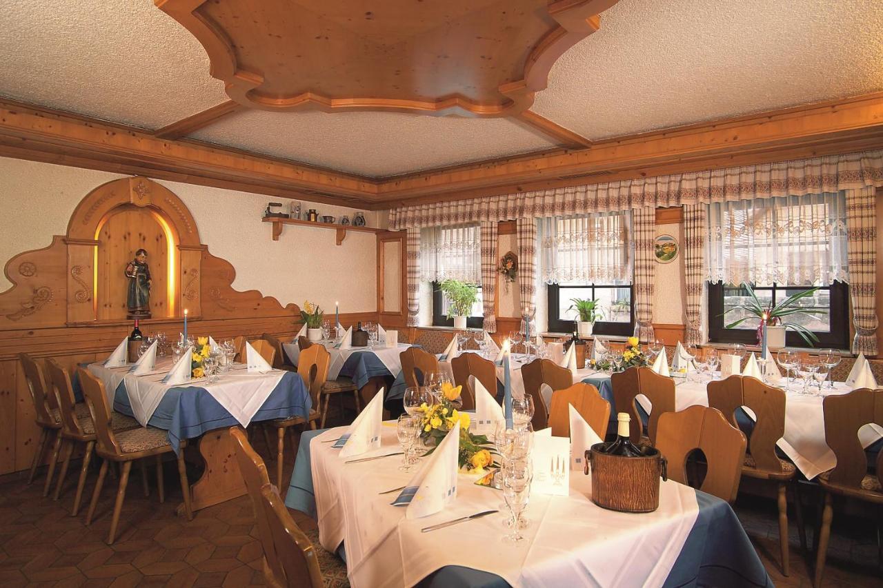 Landgasthof Hotel Gruener Baum Norimberga Esterno foto